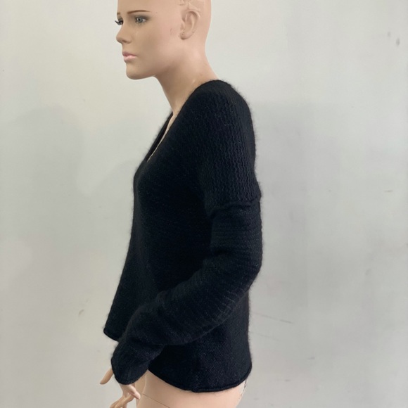 FREE PEOPLE BLACK SWEATER - Picture 3 of 4